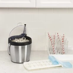 No-Spill Ice Cube Tray