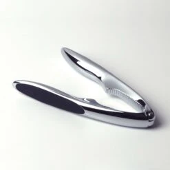 Nut/Seafood Cracker 2 Nut/Seafood Cracker -OXO Kitchen Essentials 39881 3 nutseafood cracker