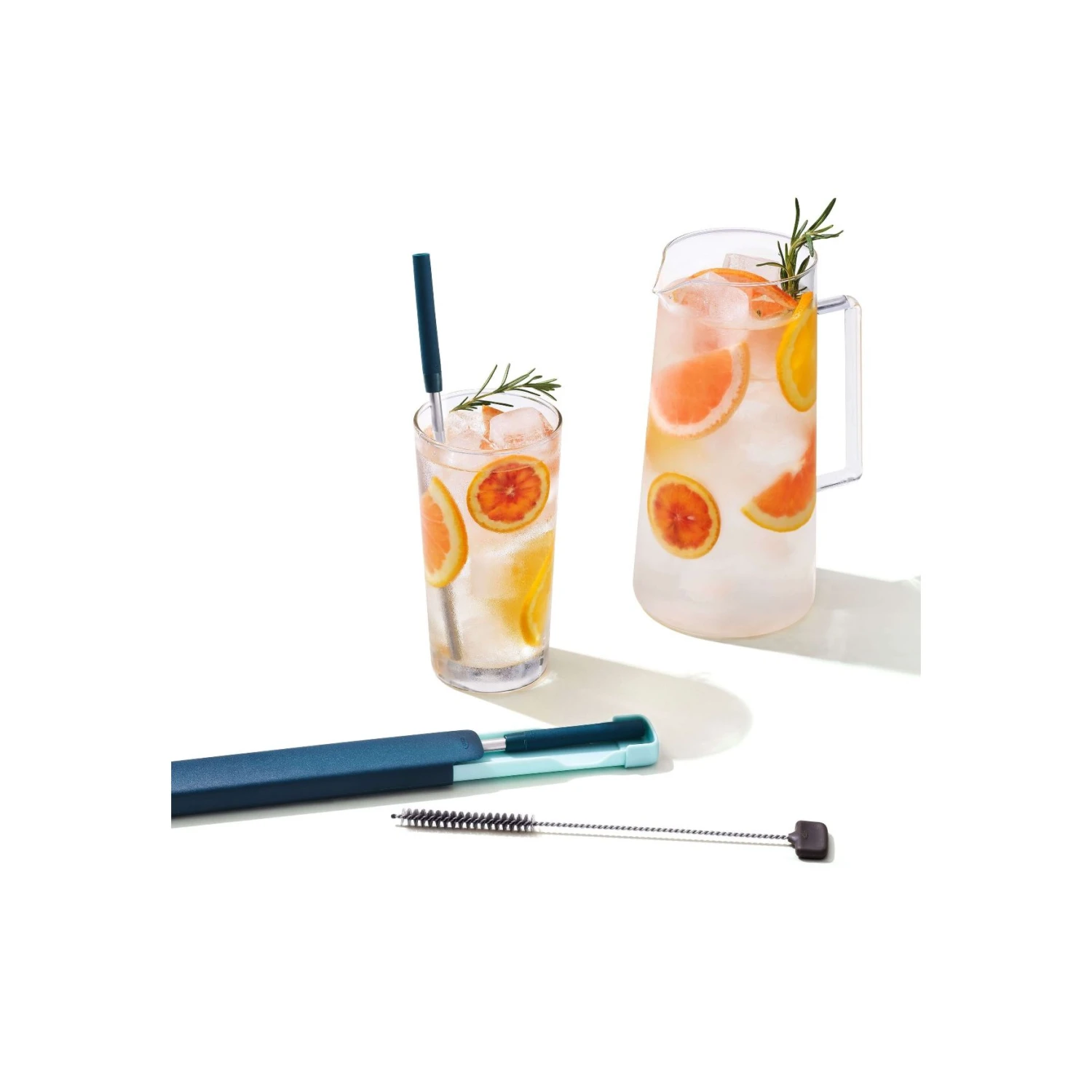 4-Piece Reusable Straw And Brush Set With Case 4-Piece Reusable Straw And Brush Set With Case -OXO Kitchen Essentials gg 11300200 9 1