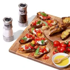 Contoured Mess-Free Salt Grinder