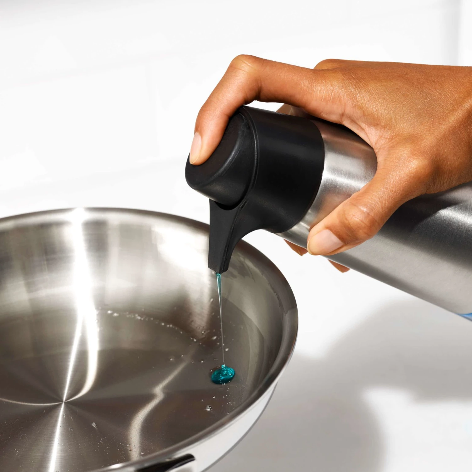 Easy Press Soap Dispenser Easy Press Soap Dispenser -OXO Kitchen Essentials gg 13144000 4 rgb 1