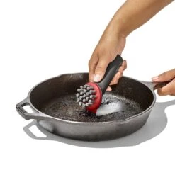 OXO Outdoor Heavy Duty Brush With Cover 2 OXO Outdoor Heavy Duty Brush With Cover -OXO Kitchen Essentials od 9208810 071921 21 rgb