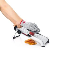 SteeL Chef's Mandoline 2.0 2 SteeL Chef's Mandoline 2.0 -OXO Kitchen Essentials stl 3114000 4c