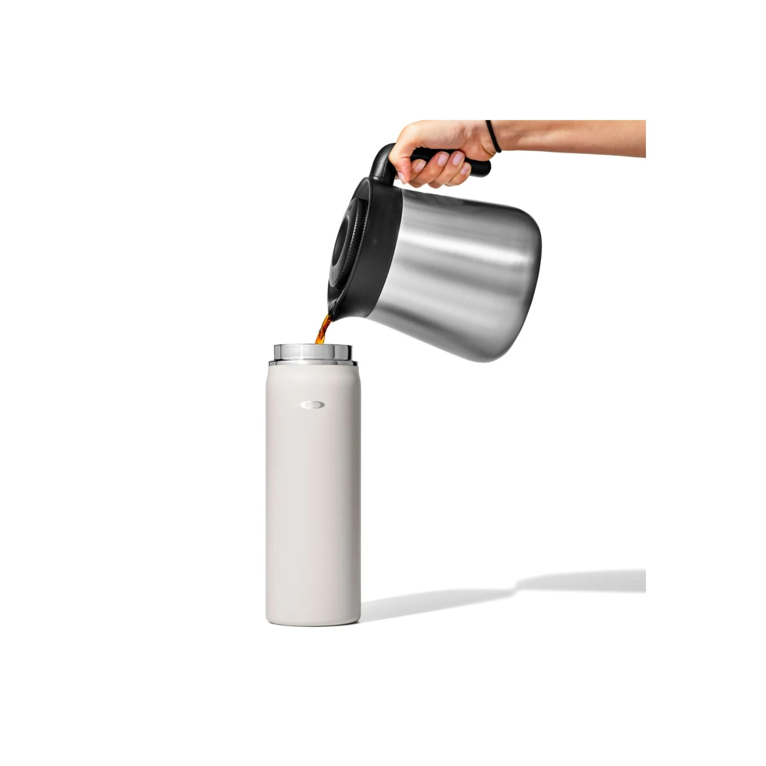 OXO Strive 40 Oz. Handled Water Bottle OXO Strive 40 Oz. Handled Water Bottle -OXO Kitchen Essentials str 11333500 insulatedhandle quartz 07 rgb